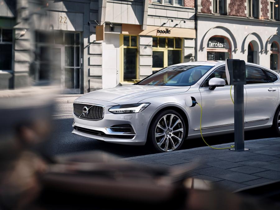  Volvo S90 T8 Inscription 2016 года  (WW) (фото 8 из 8)